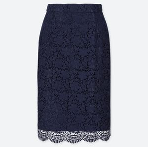 Uniqlo lace midi/pencil skirt w/ scalloped hem